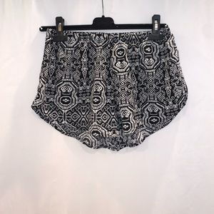 Ambiance Aztec Print Shorts Size Medium